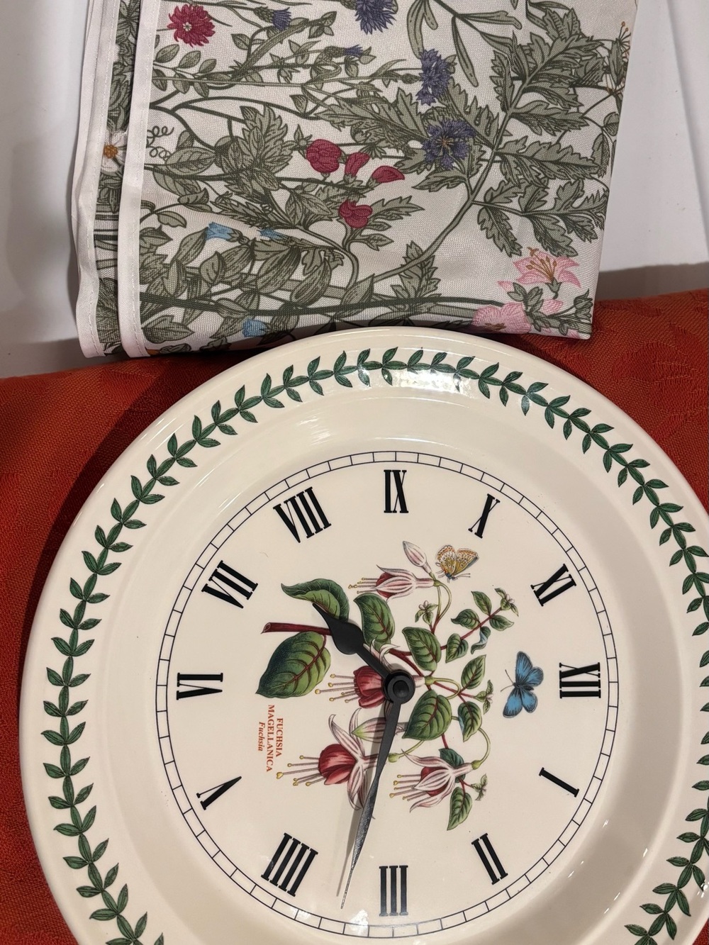 Portmeirion Botanical Ceramic Wall Clock + matching round table cloth